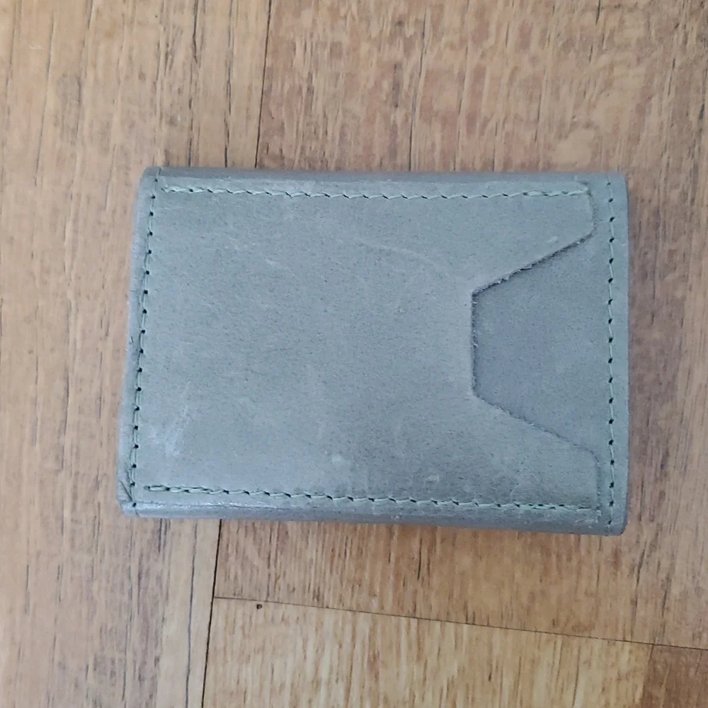 R. Riveter American Handmade‎ Leather Wallet